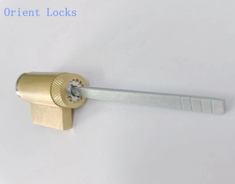 Small Door Lock Cylinder with Tail Bar