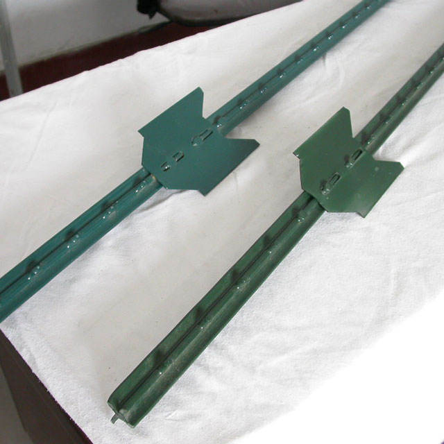 High Quality 6/8FT American Steel Galvanized / Green Studded T Post