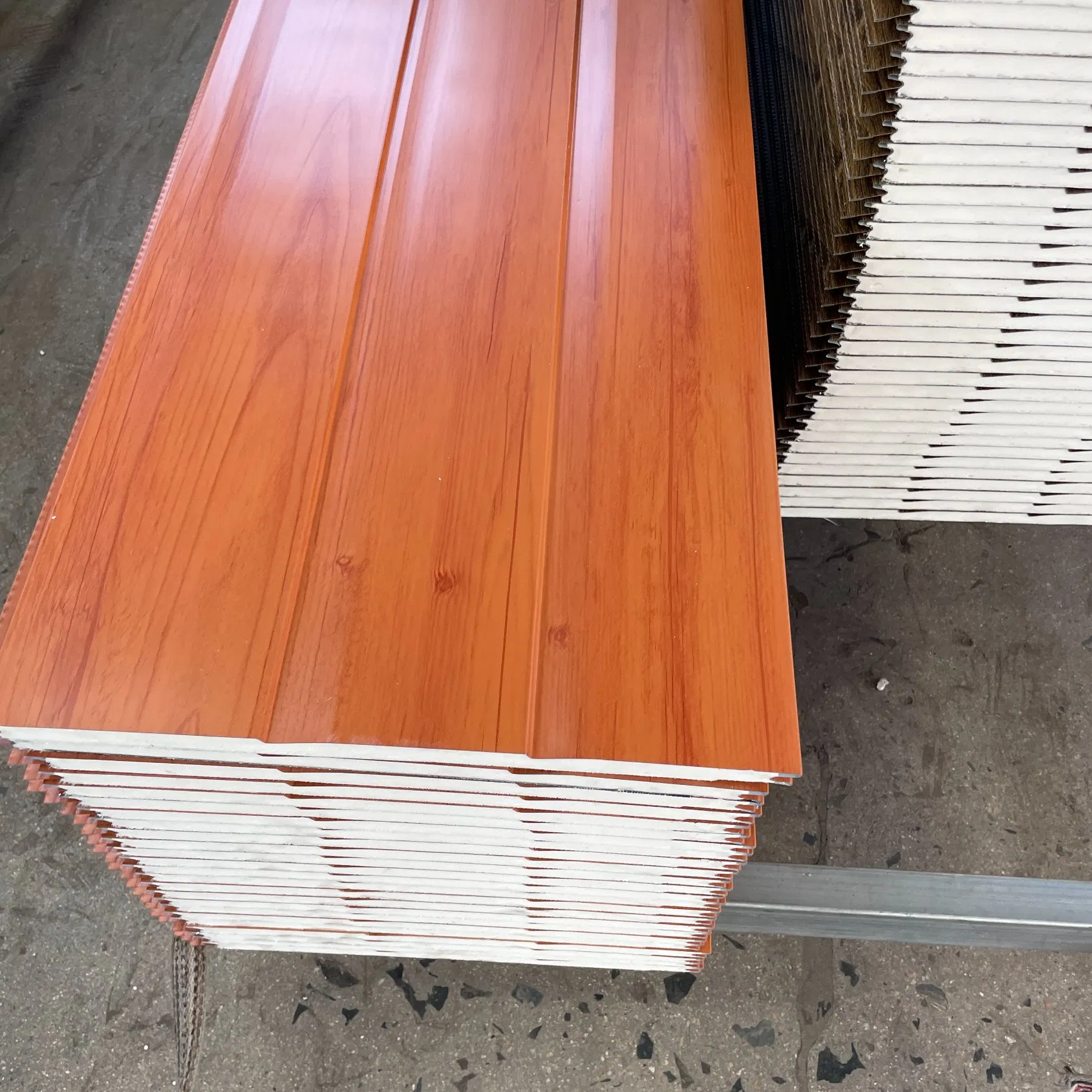 Thermal Insulation, Flame Retardant and Fireproof Exterior Wall PU Polyurethane Board Sandwich Panel for Cold Storage