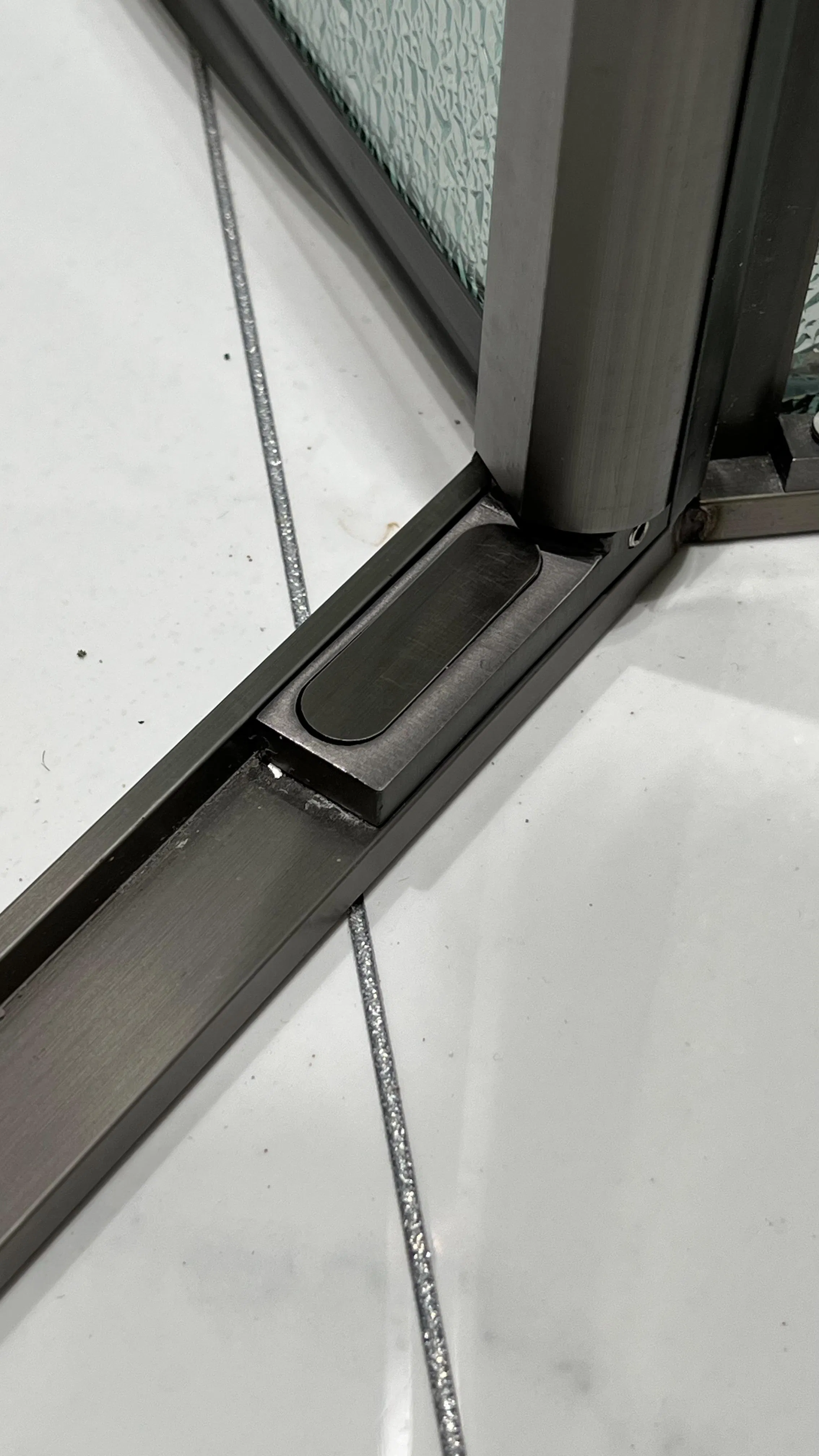 High-Quality Elegant Swing Shower Doors for Modern Bathrooms