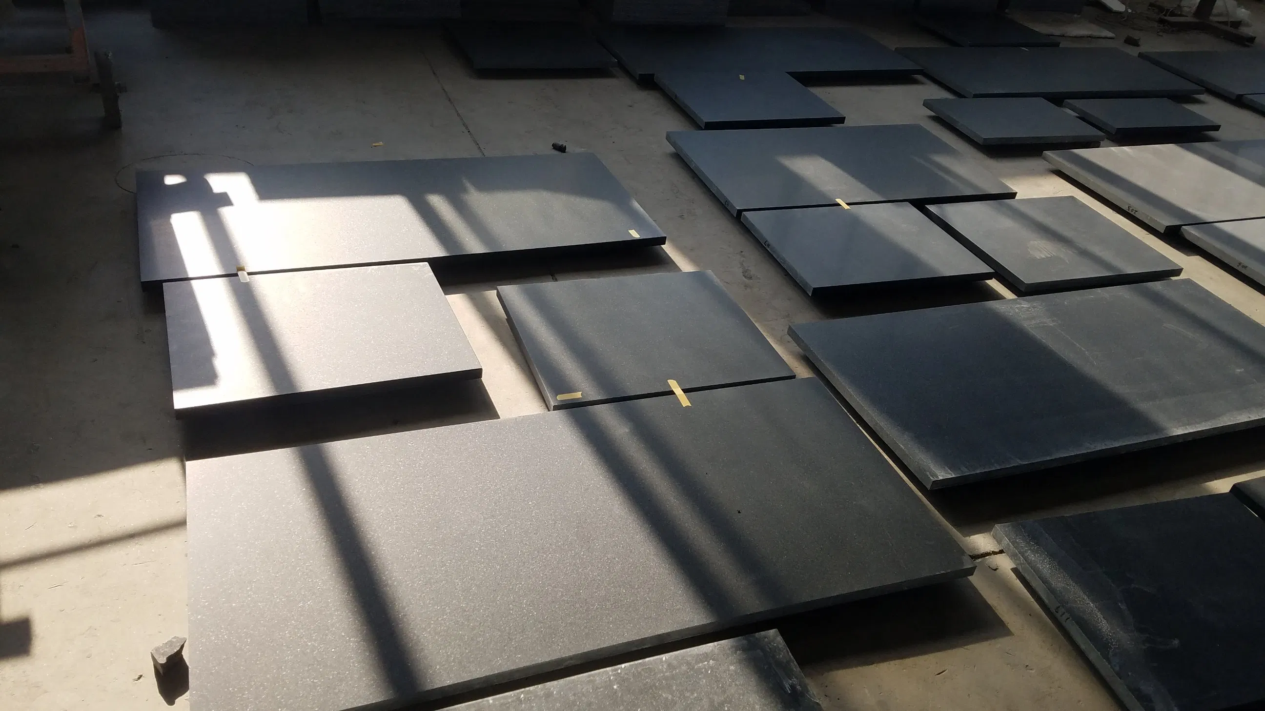 India Black Granite Natural Granite Stone Cuntertop Honed Surface