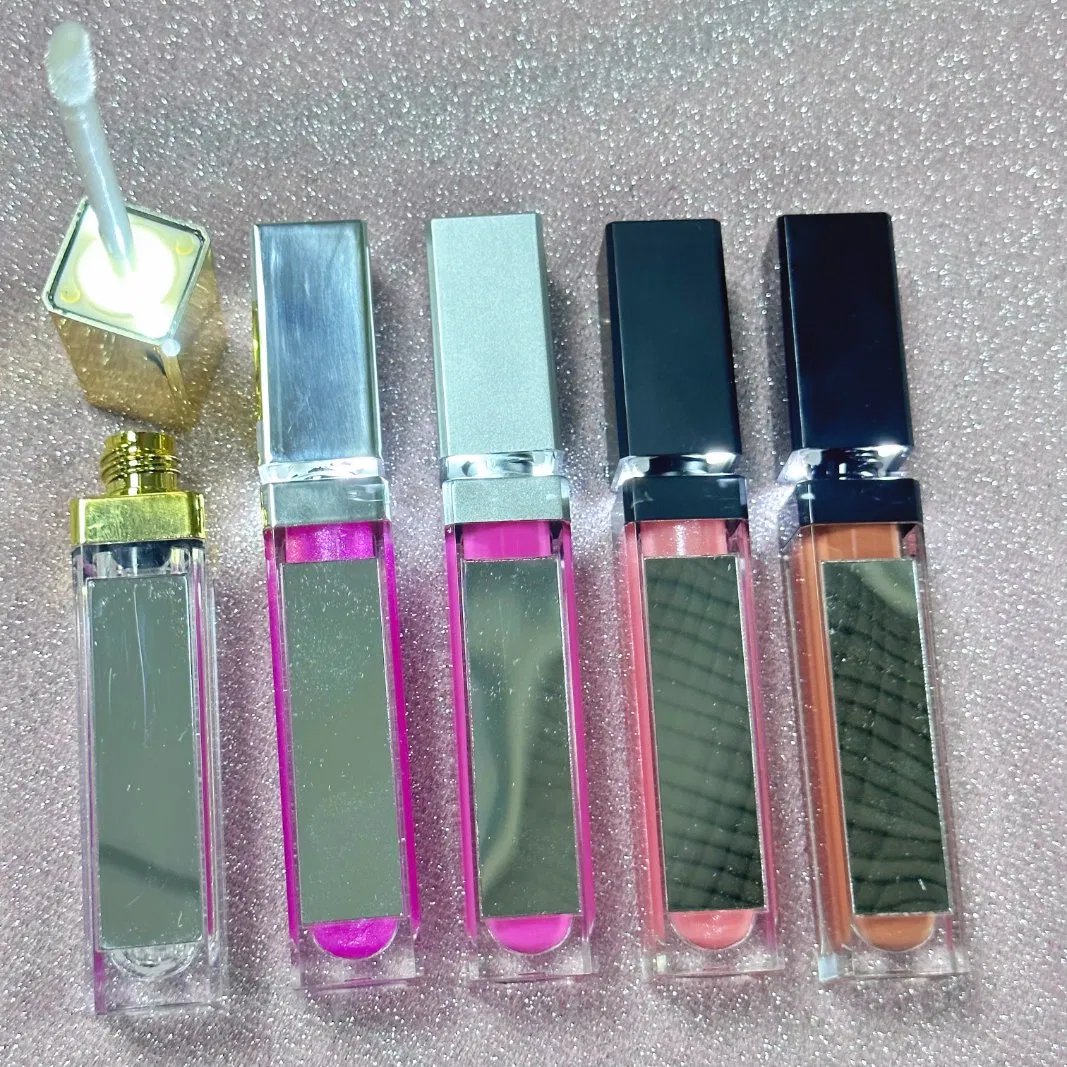 Bulk Price LED Light Lipgloss with Mirror Luxury Exquisite Long Lasting Colorfast Beautiful Lip Makeup Private Label Lipgoss