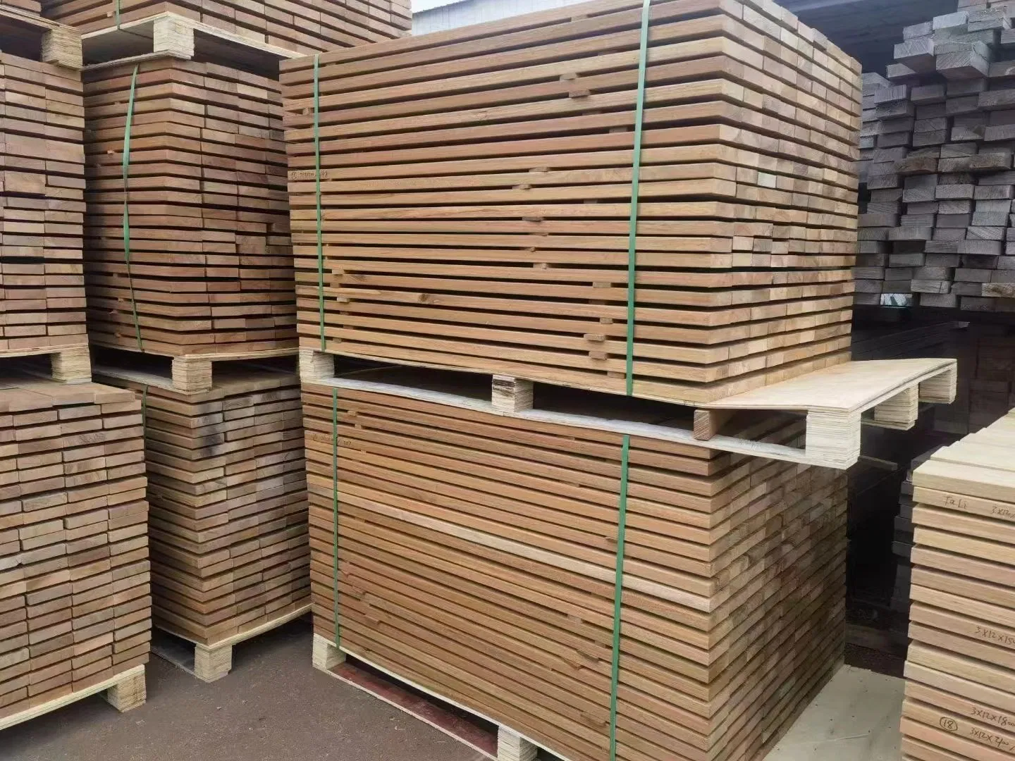 Cameroon Wood Logs Sapele Iroko Tali Okan Ayous