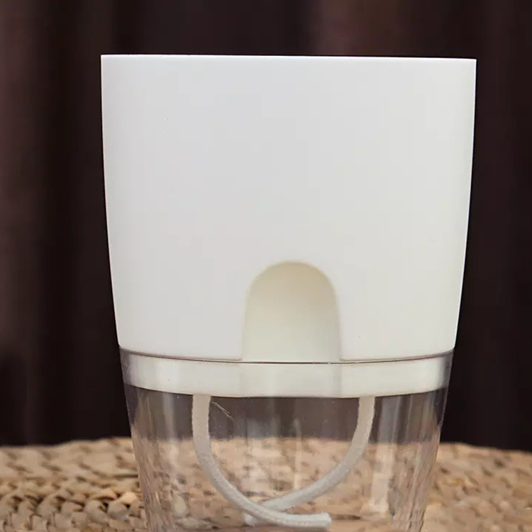 Горшок для растений пластиковый