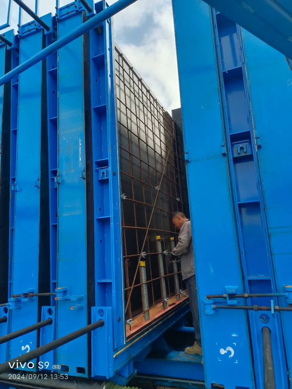 Steel Battery Mould for Precast Concrete Wall Panels, Customized Vertical Formwork System