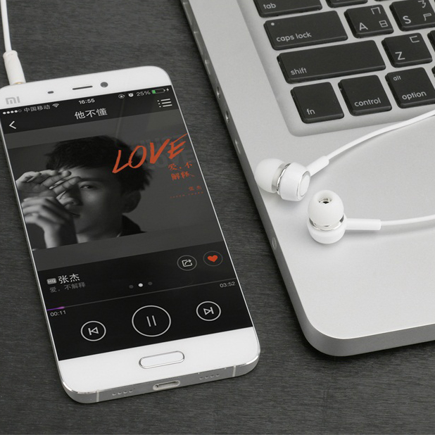 3.5mm Wired Stereo in-Ear Plating Wired Earphone with Mic and Line-in Control for iPhone - White