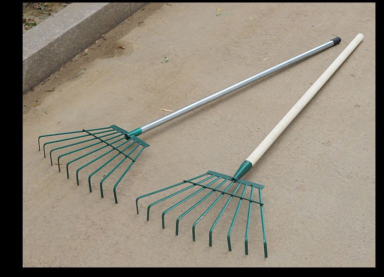 Sun Grain Iron Rake Garden Clean up Rubbish Raking Grass Rake