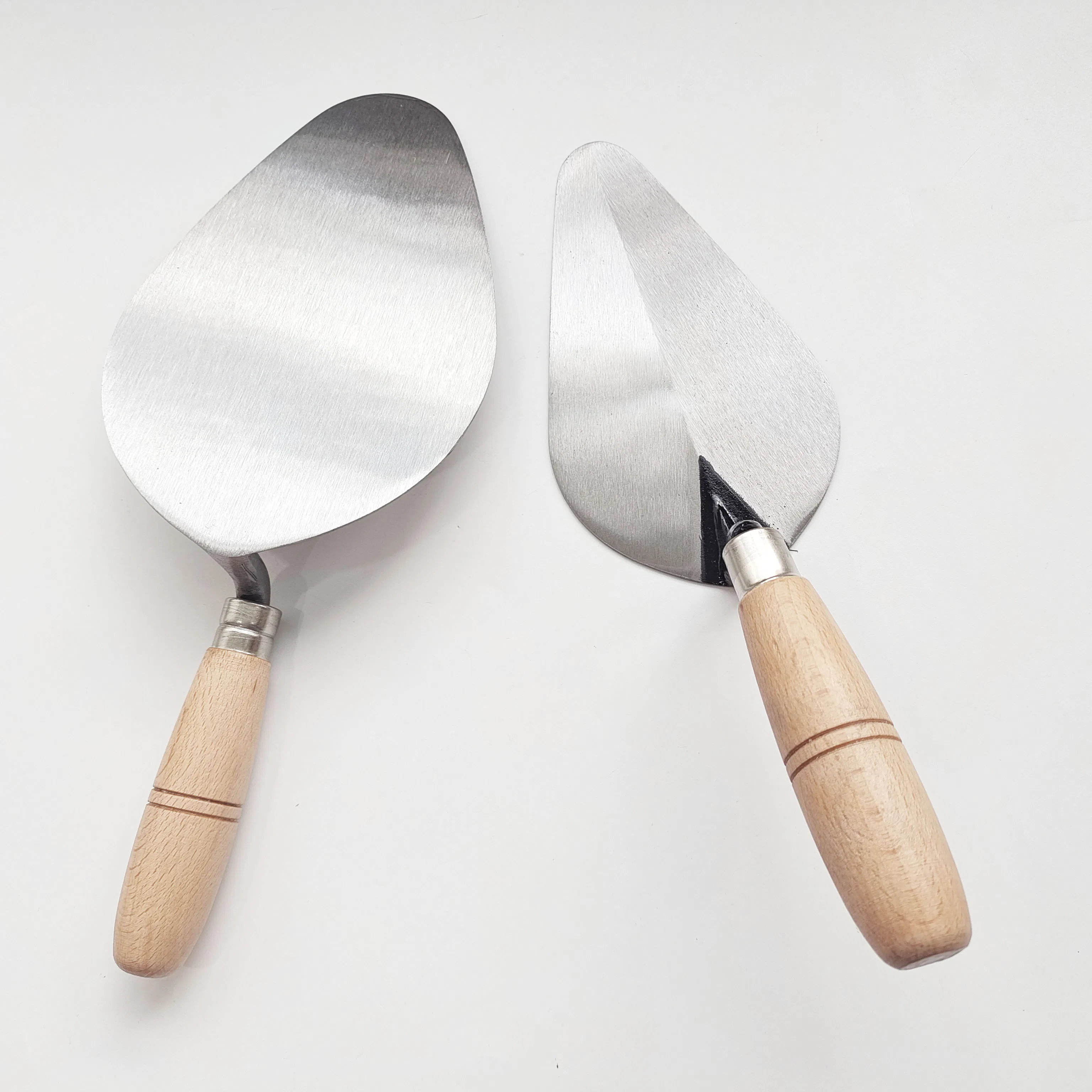 Versatile Flat Trowels for Efficient Bricklaying and Masonry