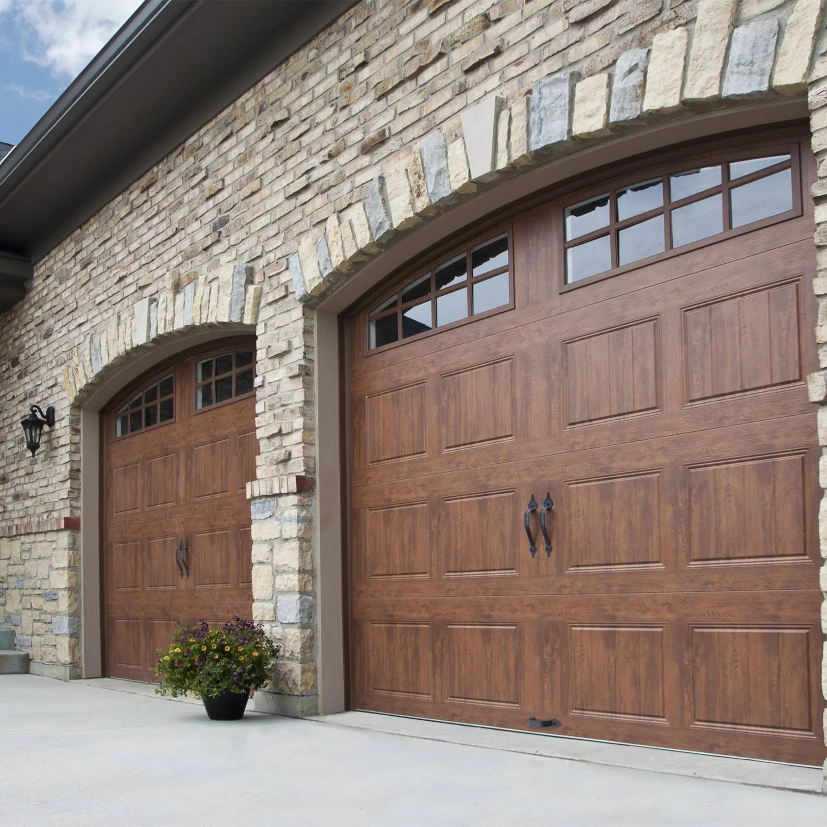 Aluminum Garage Door Used in Different Places and Shades