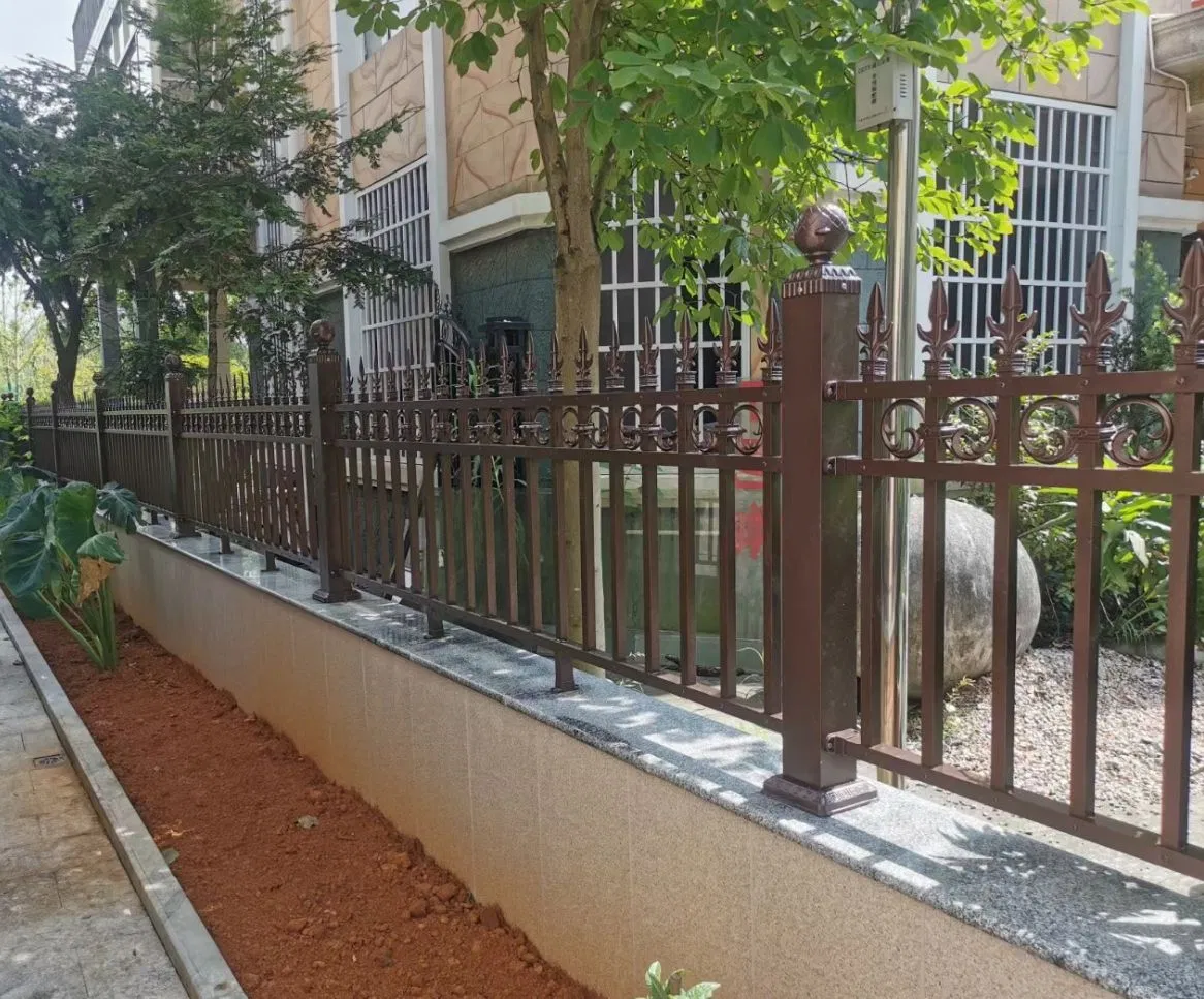 Hot Sale Stainless Steel Wrought Iron Fence Pickets Galvanized Steel Fencing Aluminum/Railing Glass Balustrades & Deck Handrails