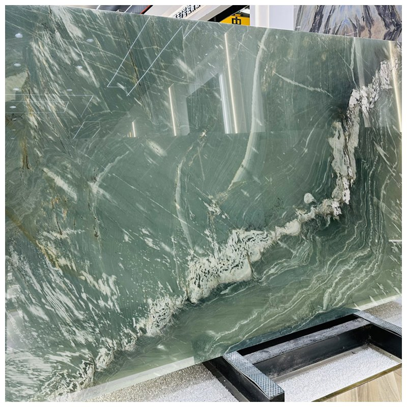 Brazilian Vivid Green Exotic Quartzite Slabs for Wall Cladding and Countertops