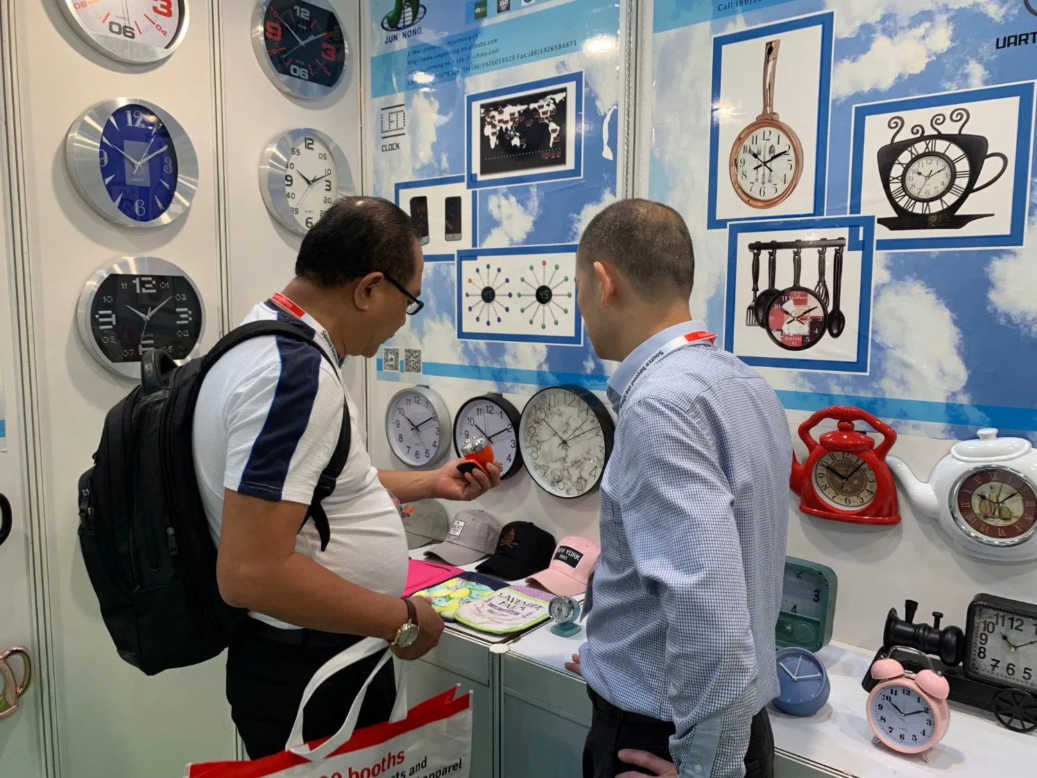 Round Shape Meteal LED Clock