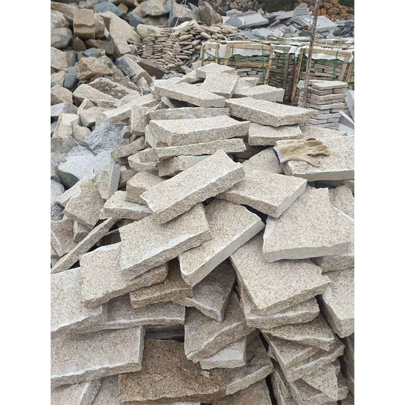 Economical Irregular G682 Misty Yellow/Sunset Gold/Rusty Beige Granite Flagstone for Outside Garden Decoration