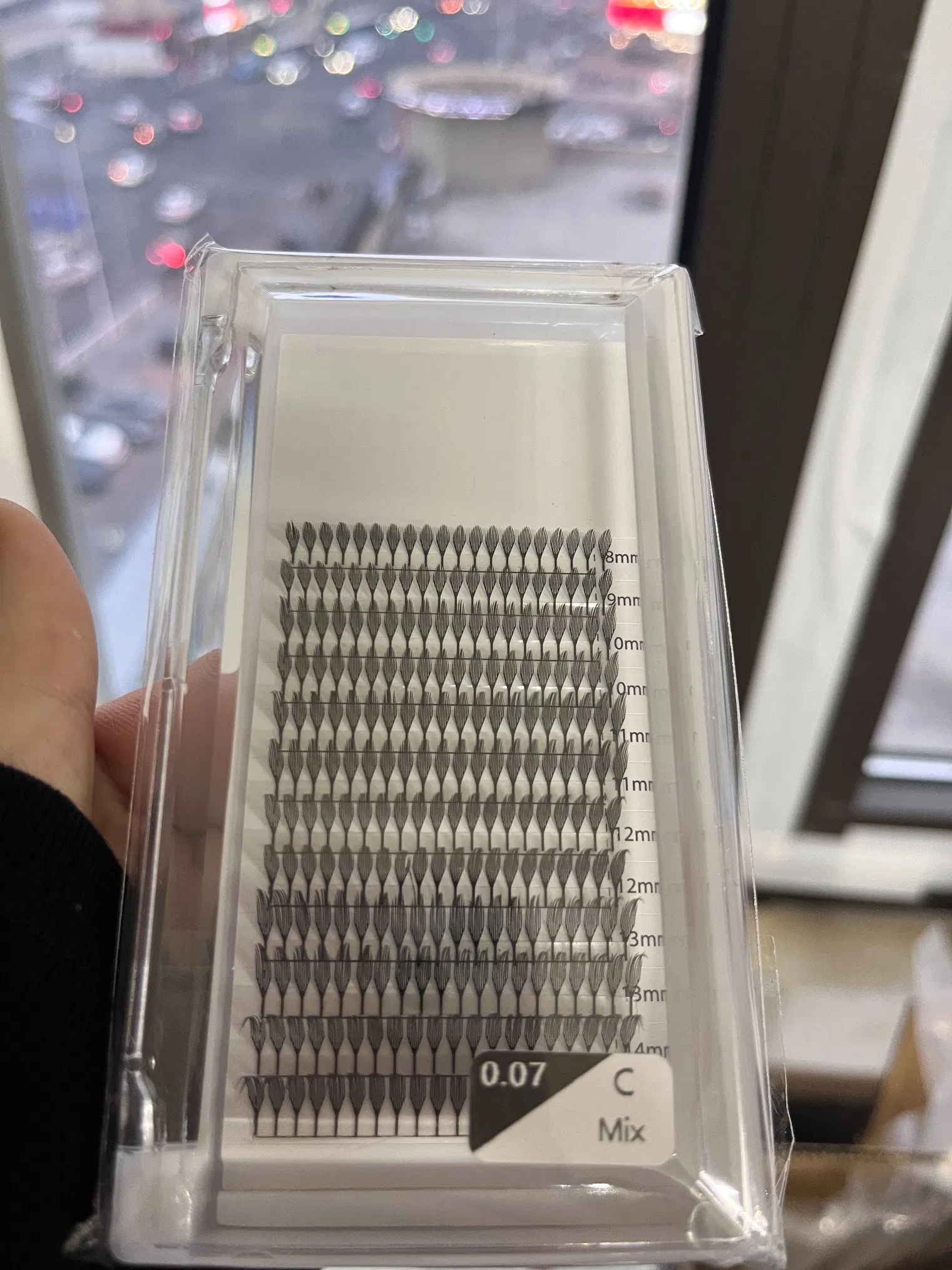 New Fashion 0.07 8-15mm Flat Premade Spike Lashes Soft Single Silk Promade Spikes Lash Extensions