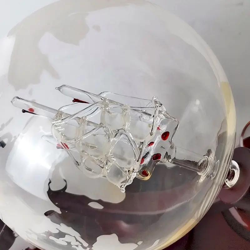 Wholesale Clear Decanter Glass Whiskey Glass Globe Decanter with Two Glasses