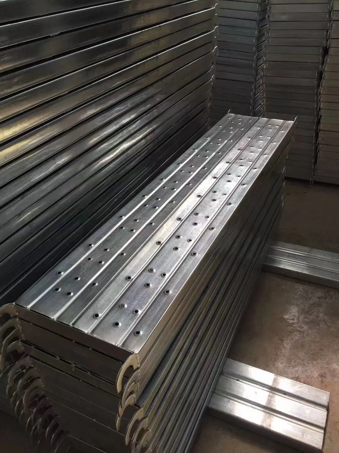 Construction Scaffolding/Trapezoidal Frame Ladder Scaffolding/Galvanize Ladder Jack Scaffold/Galvanized Movable Scaffold/Scaffold Link