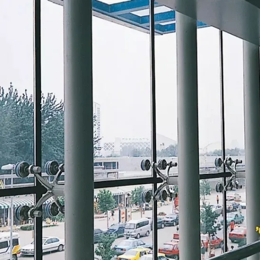 High Performance Exterior Glass Wall for Large Scale Projects
