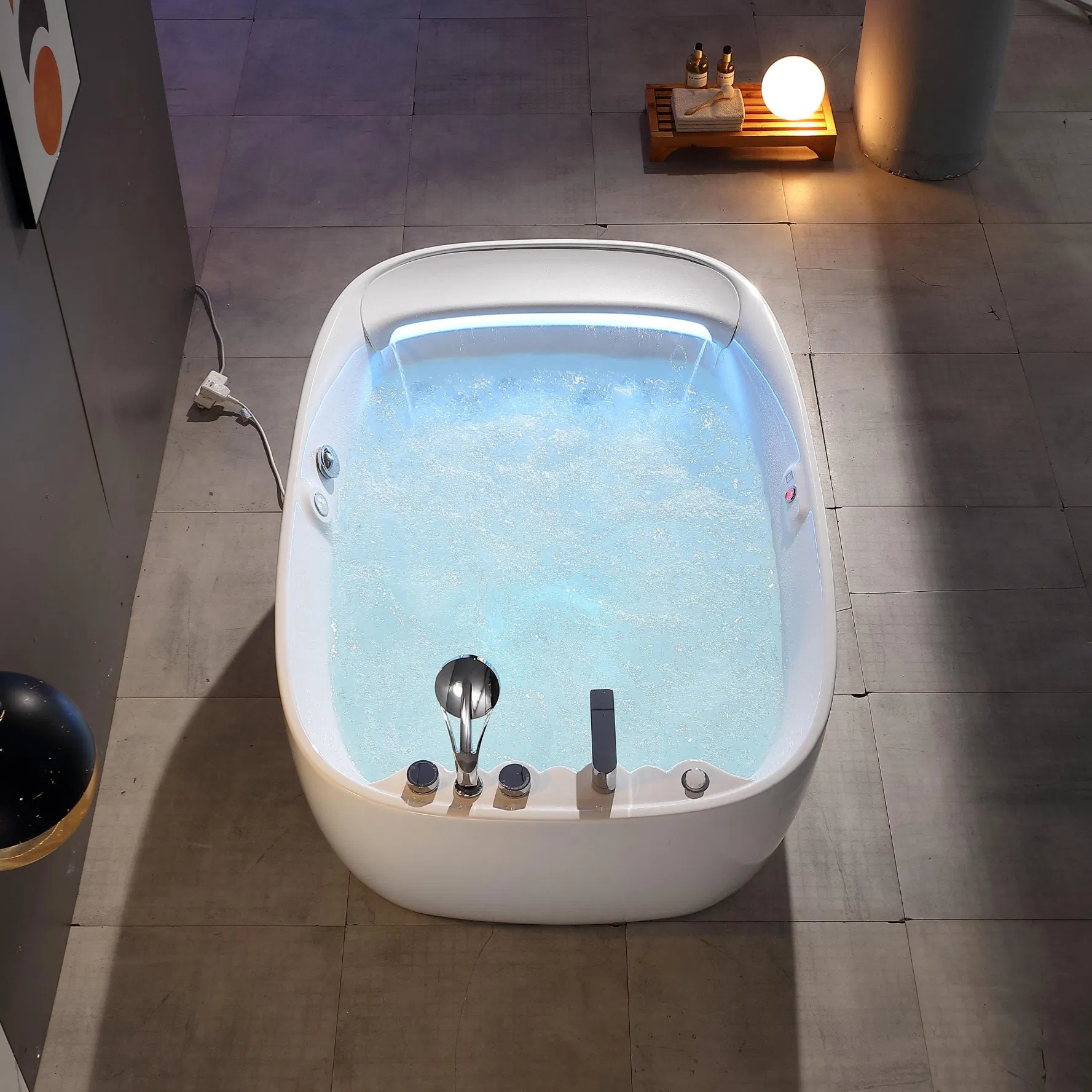 New Design Luxury Acrylic Freestanding 2-People SPA Hot Tub with Pillows&Bubble