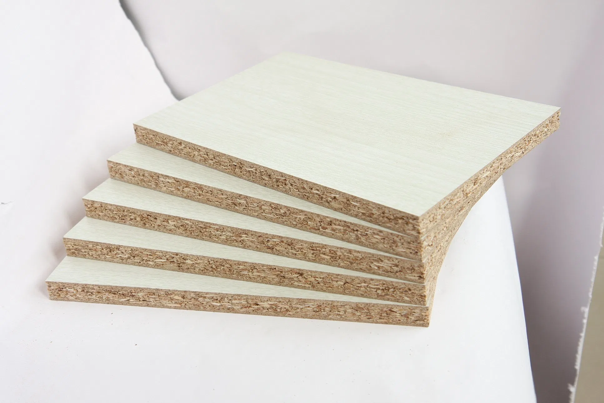 Melamine Faced 1220*2440mm, E0/E1/E2 Glue 12/15/16/18/20mm Thickness Chipboard