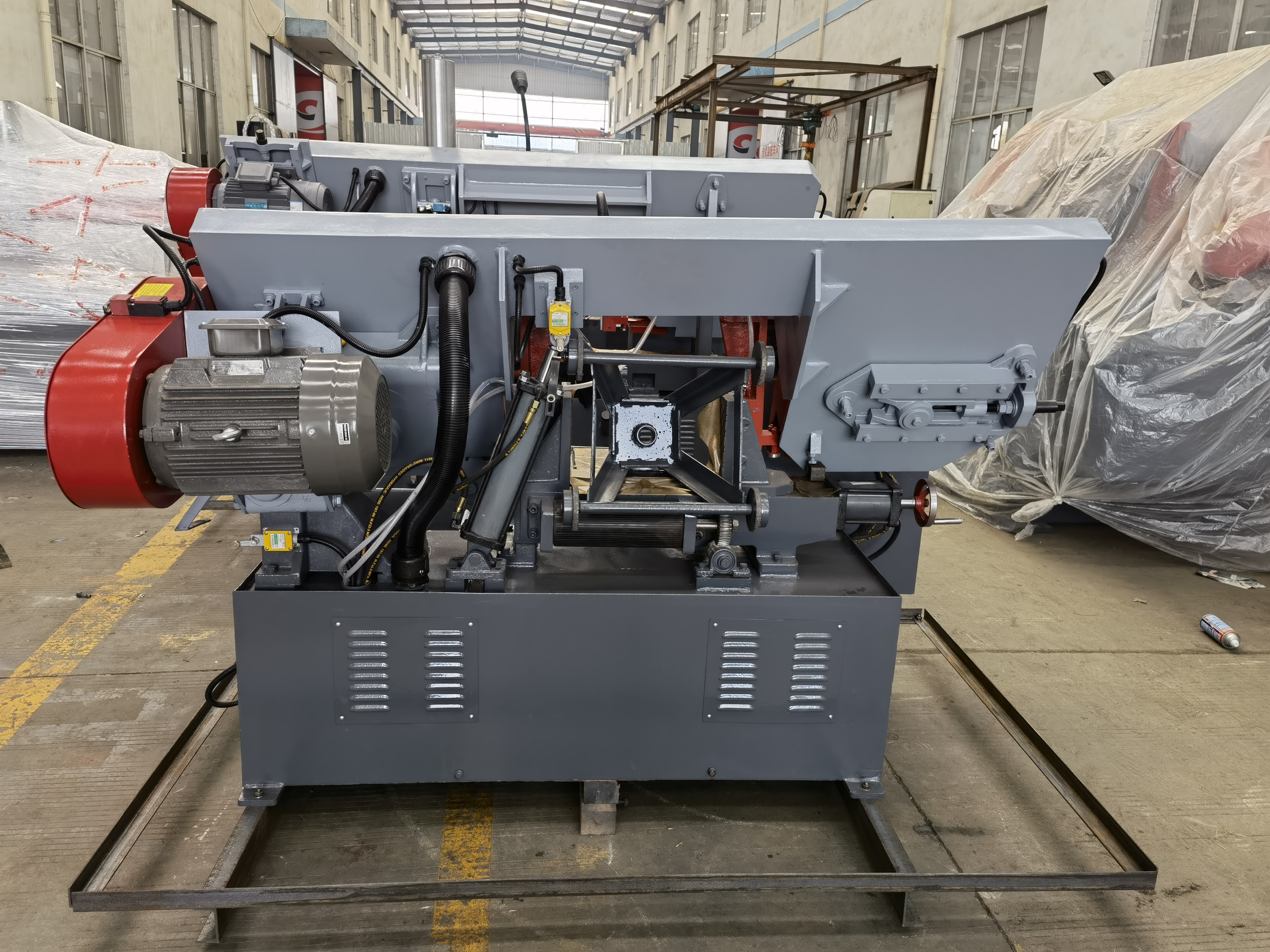 Ленточная пила полуавтоматическая CS-380