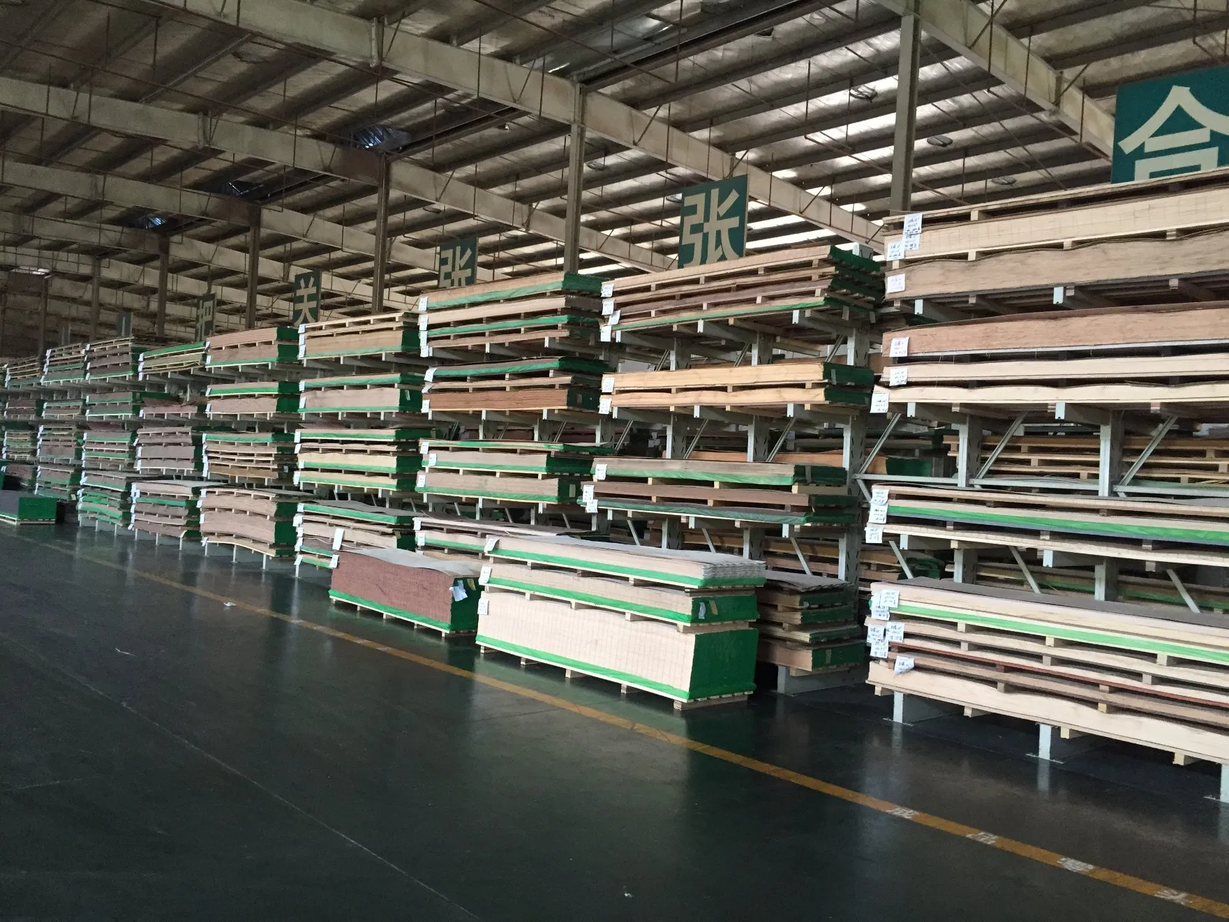 China Manufacturer Decorative Engineered Wood Veneer