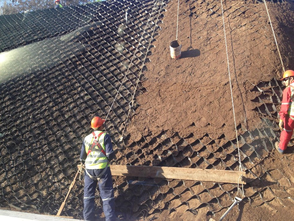 Textured Perforated Plastic HDPE Geomallas Paved Grid Geocell Strata Web