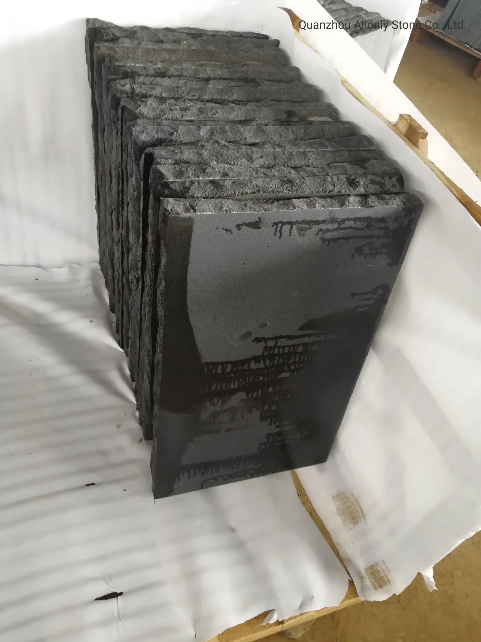 Hainan Outdoor Basalt Grey Andesite Step Stone for Garden Decoration