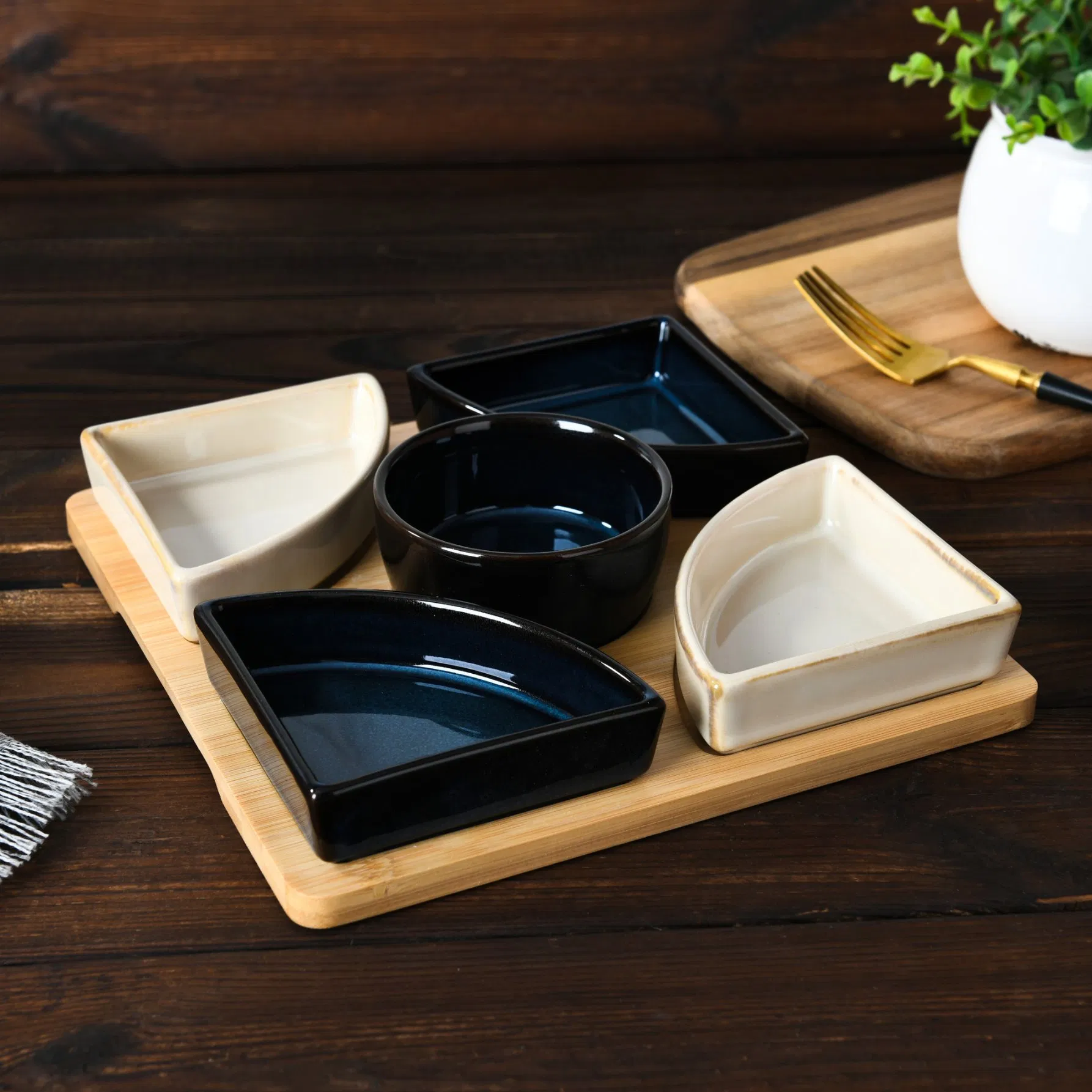 Ceramic Servingware Plates Porcelain Dinner Serving Plate Set with with Bamboo Tray