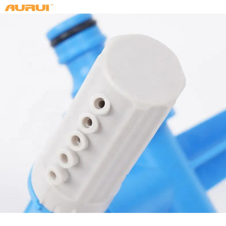 Factory 2022 New 3-Arms Rotating Sprinkler with Plastic Base