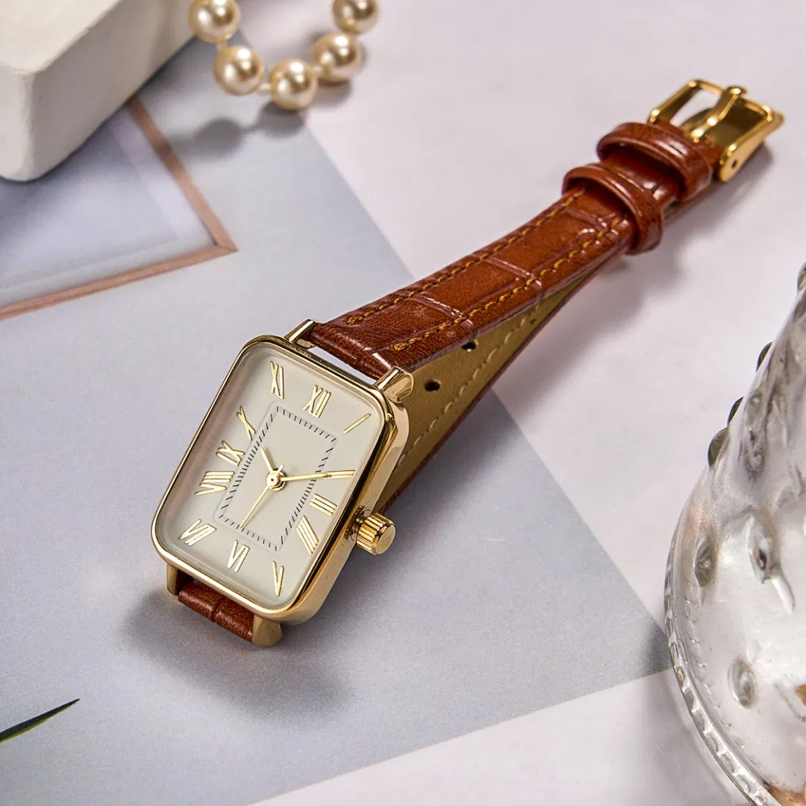 Simple Lady Leather Wristwatches for Women Steel or Alloy for Wholesale Stock