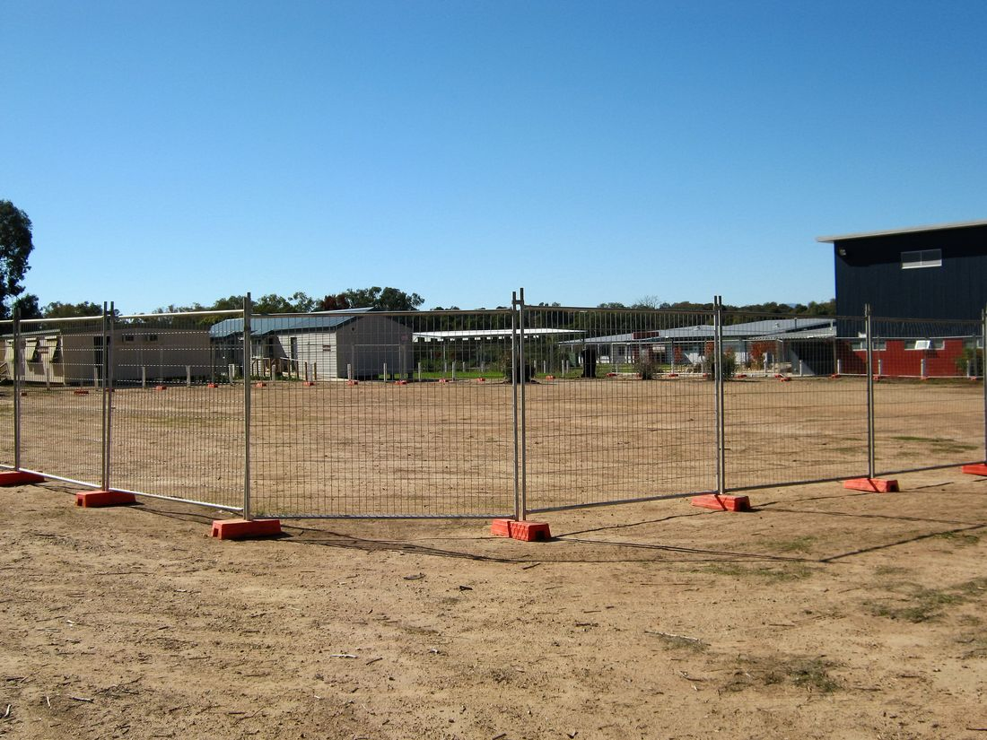 Welded Hot DIP Galvanized / Powder Coated Temporary Fence for Construction Site OEM