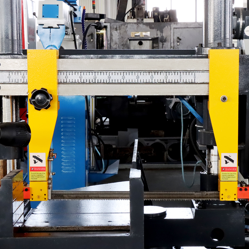 Ленточная пила по металлу промышленная угловая GHZ4235