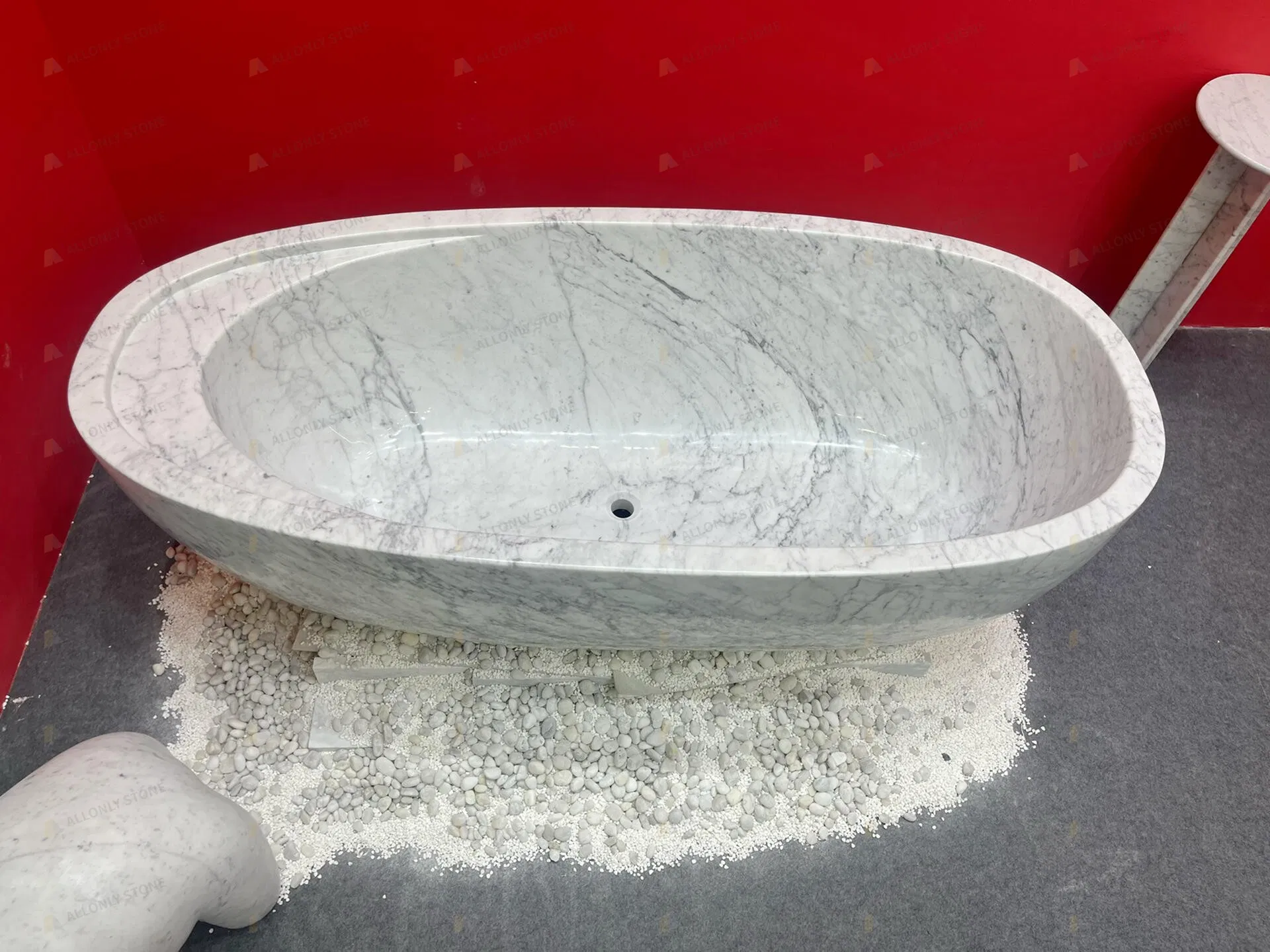 Luxury Custom Shape Round Oval Hand Craved Italy Natural Stone Free Standing Carrara White Marble Bathtub
