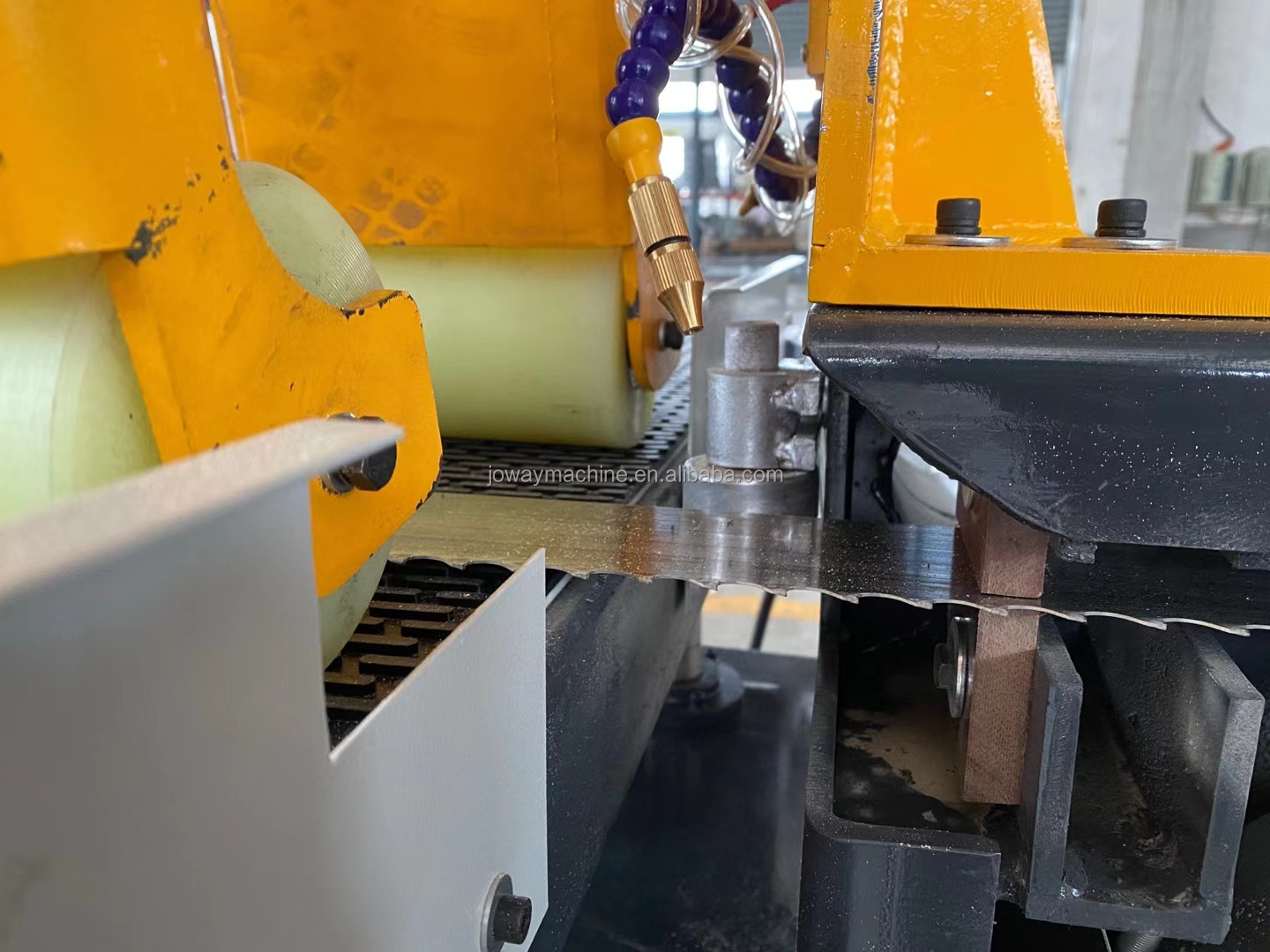 Пилорама ленточная автоматическая портативная