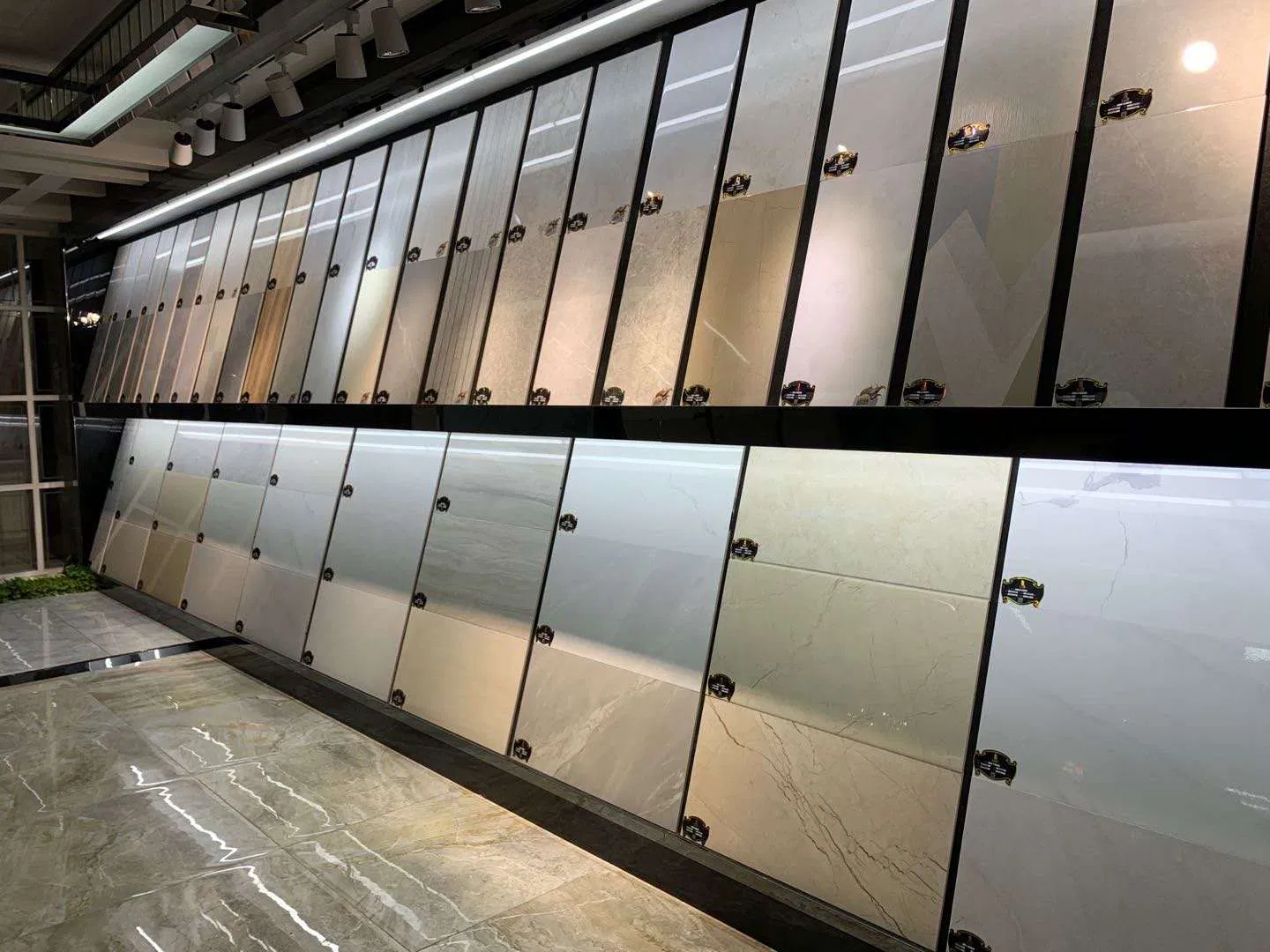 300X600mm Ceramic Tile with Flower Design for Wall and Floor