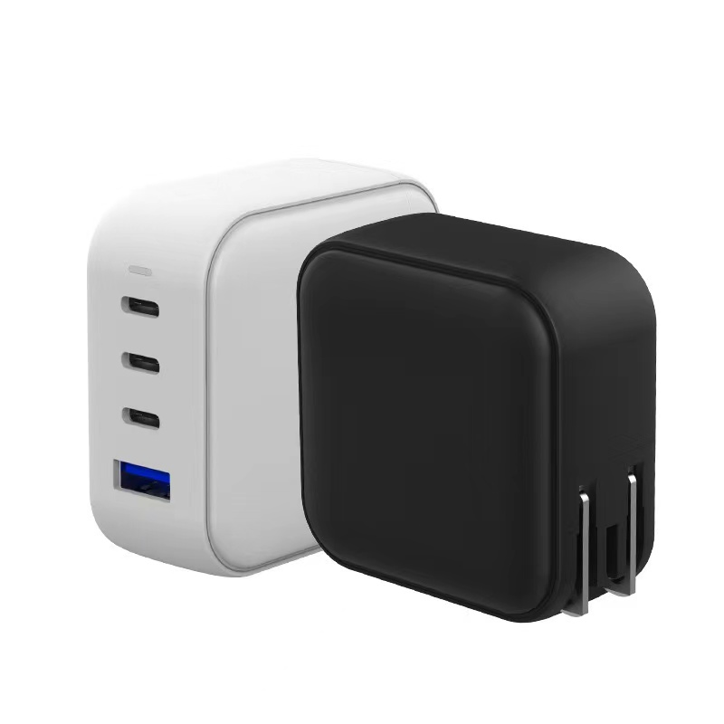 GaN-адаптер 100W с 4 портами, компактный