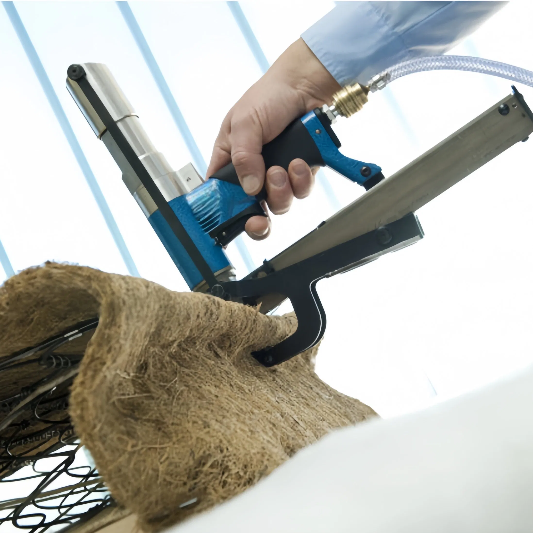 Lithium Battery Nail Gun for Concrete Pin Nail Wireless Battery Operated Pin Nailer 20V5.0ah Li-ion Nail Gun