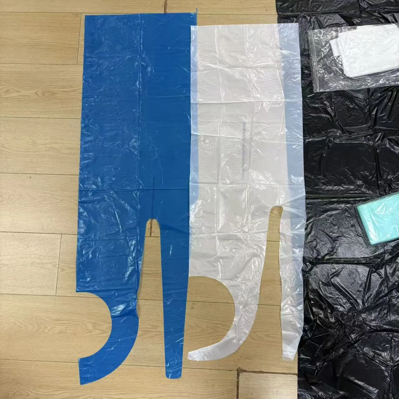 Convenient and Practical Disposable PE Apron Dining Waterproof