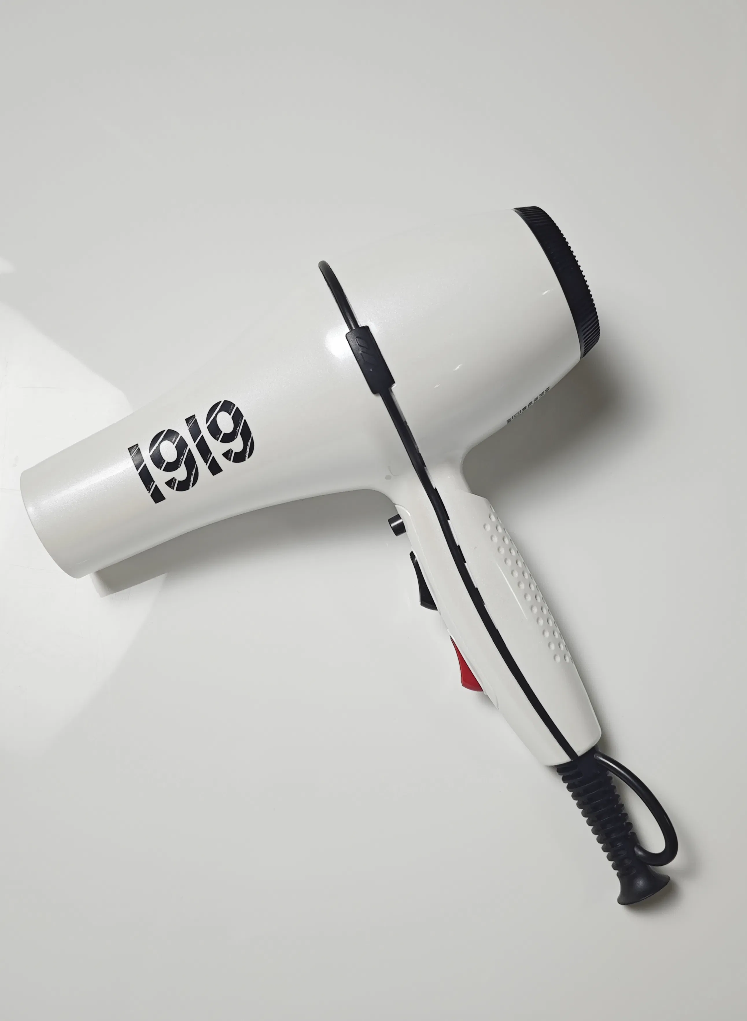 Customizable Color Hair Tool with Efficient Hair Dryer for Salon-Grade Styling Equipment