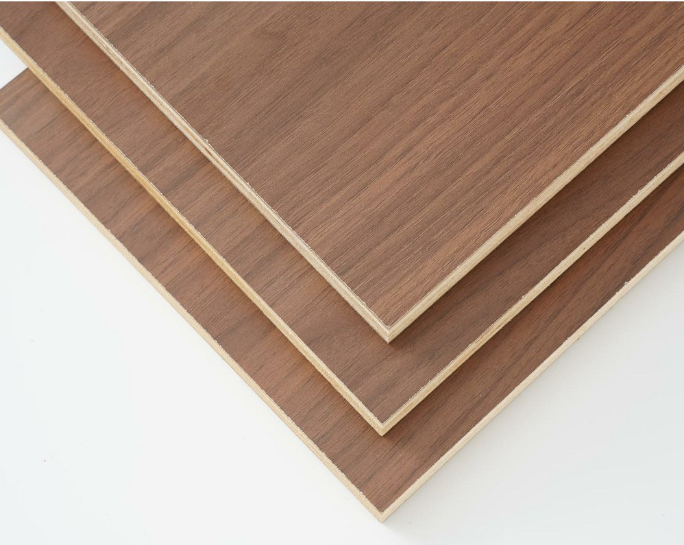 Eco-Friendly 18mm Waterproof Decorative 1220X2440mm Interior Melamine Faced Plywood Board