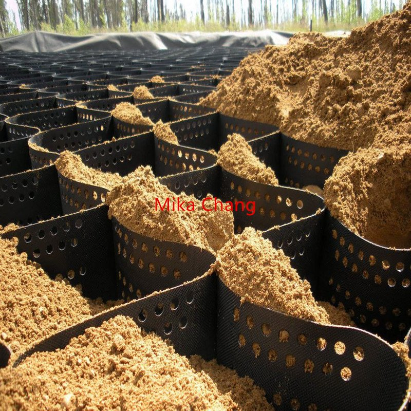 Plastic Textured and Perforated HDPE Geocells for Slope Protection