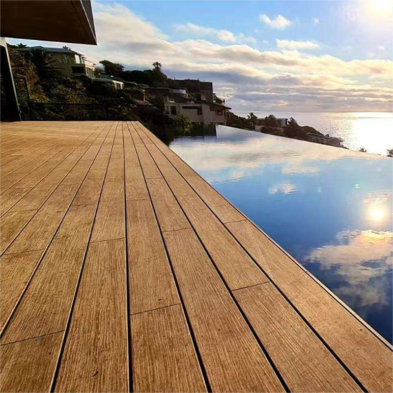 Sustainable Green Building ISO 9001 Certified Outdoor Bamboo Decking