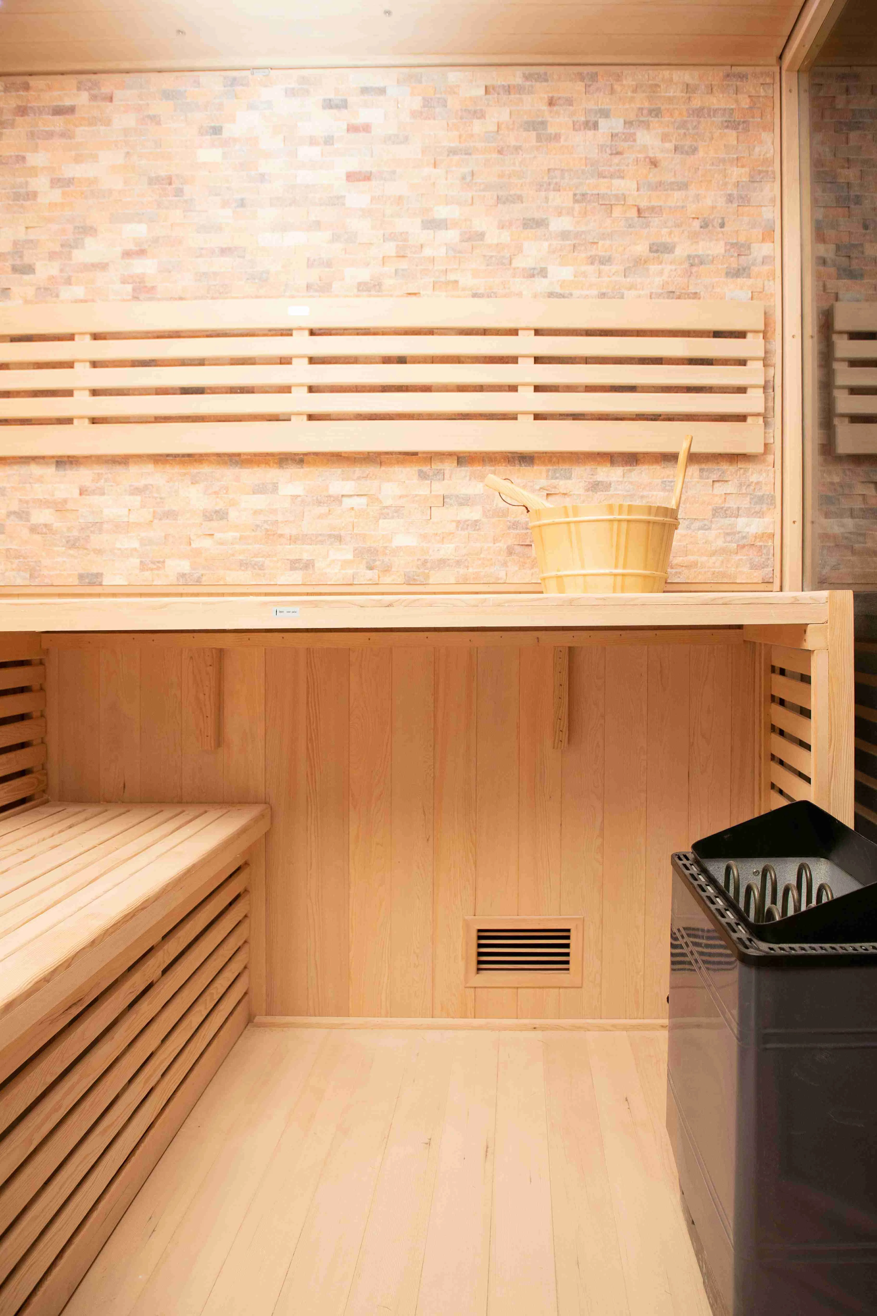 4-Person Indoor Dry Steam Sauna with Stove and Stones