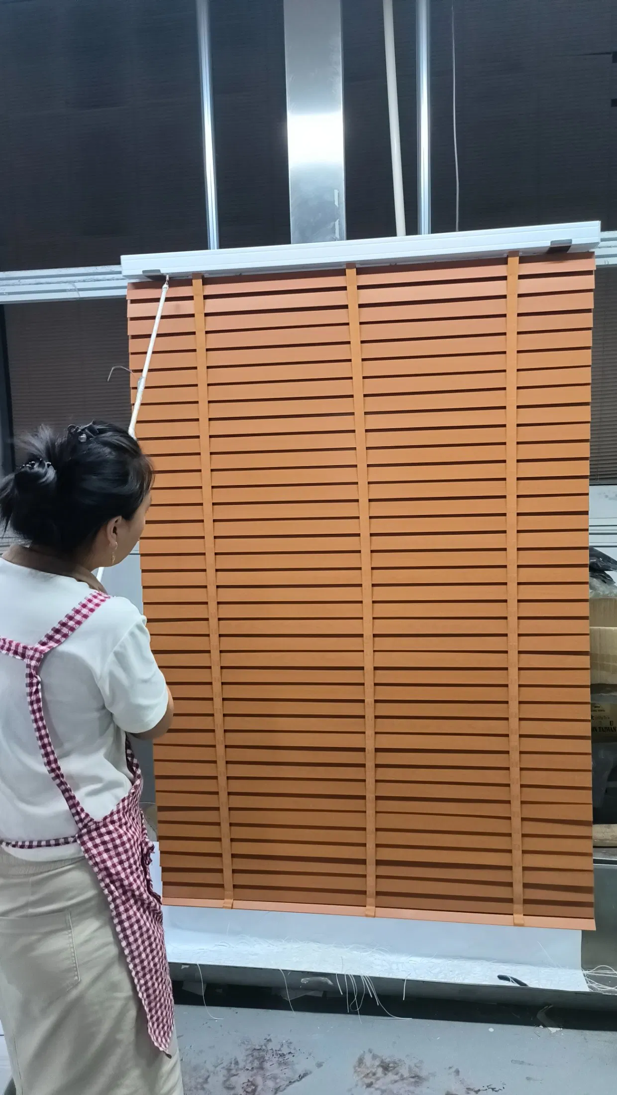 Factory Price Custom Size 2'' Classic Paulownia Basswood Blinds Wooden Venetian Blinds