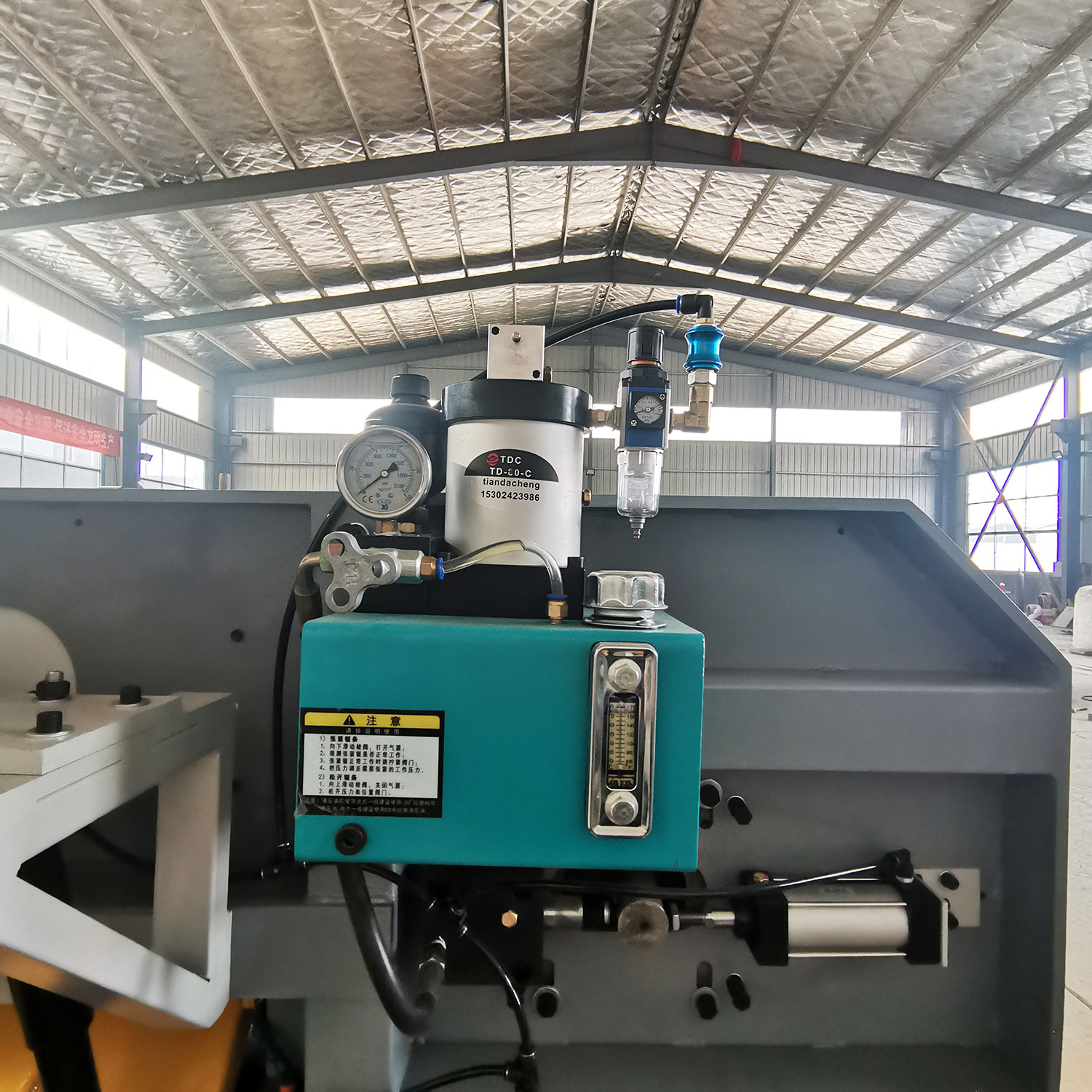 Ленточная пила по дереву горизонтальная автоматическая для бревен