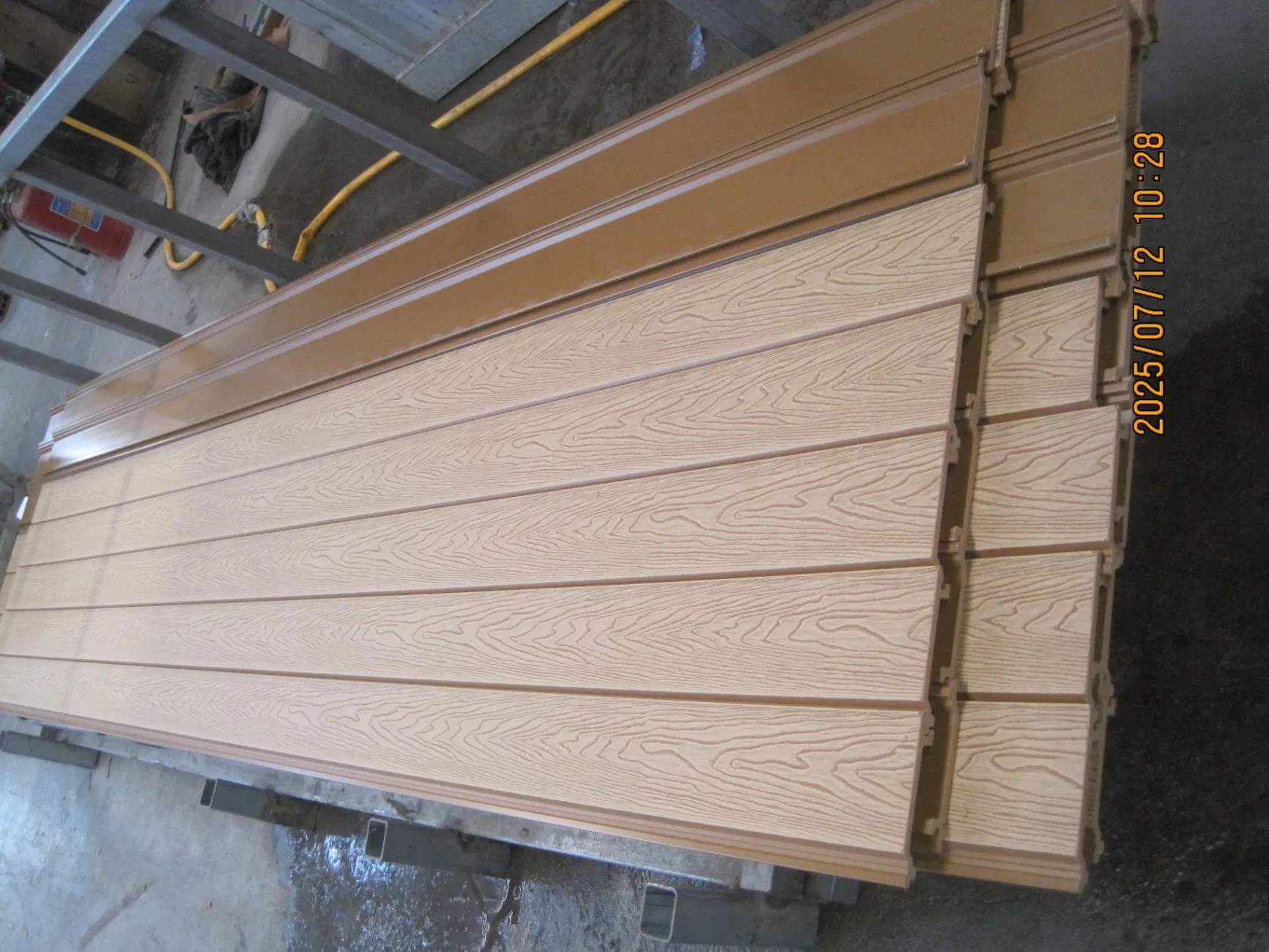 High Quality Outdoor Wood Plastic Composite Plastic Floor Decking