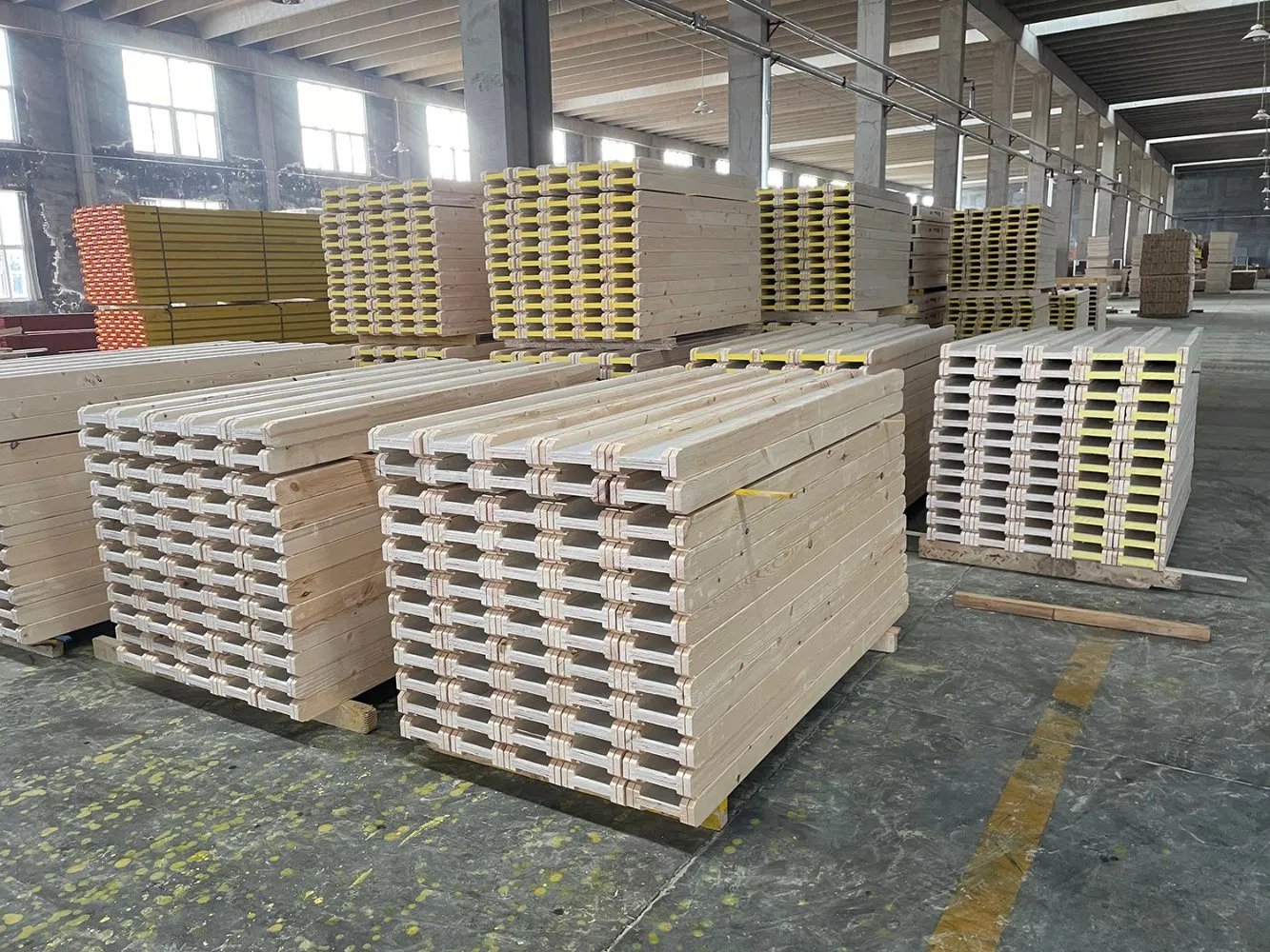 High Quality H20 Timber Beam Building Material Manufacturer for Formwork Construction