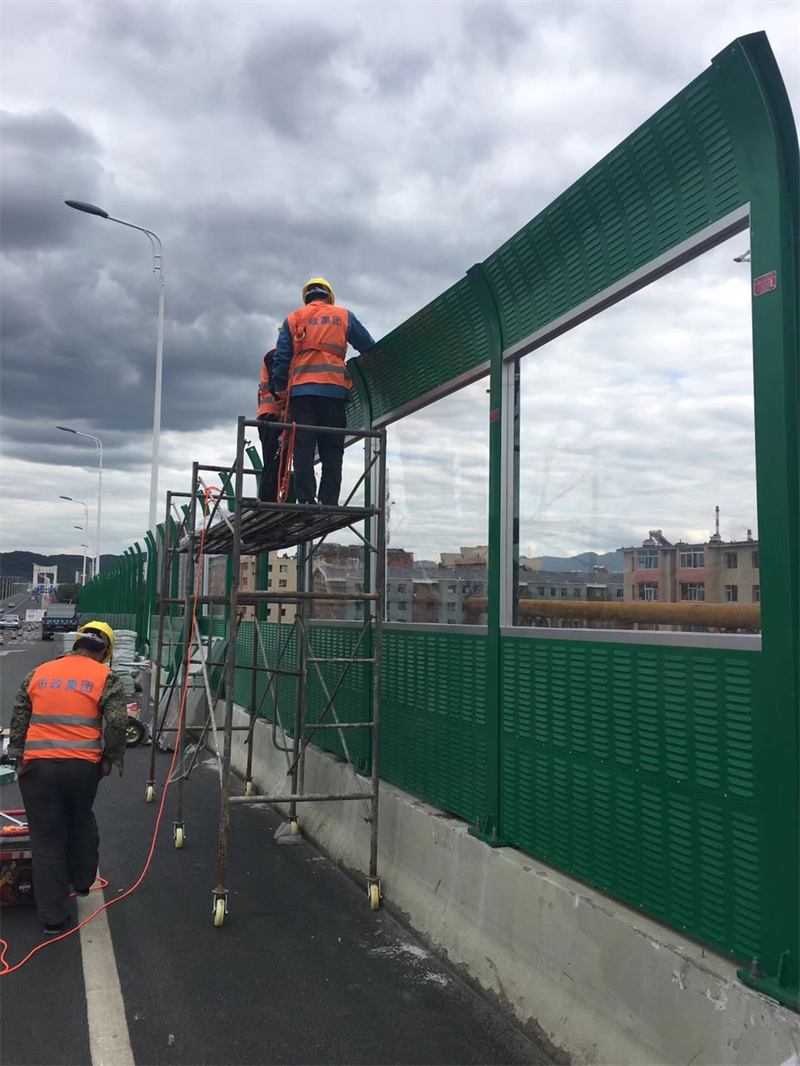 Heavy-Duty Noise Barrier Fencing for Ultimate Sound Protection