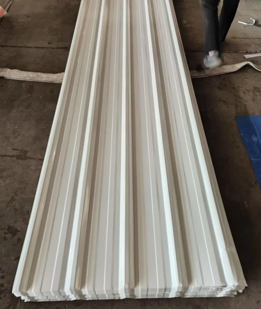 Type 900 Anti-Corrosion and Rust-Proof Color Steel Plate, Used for Walls, Roofs