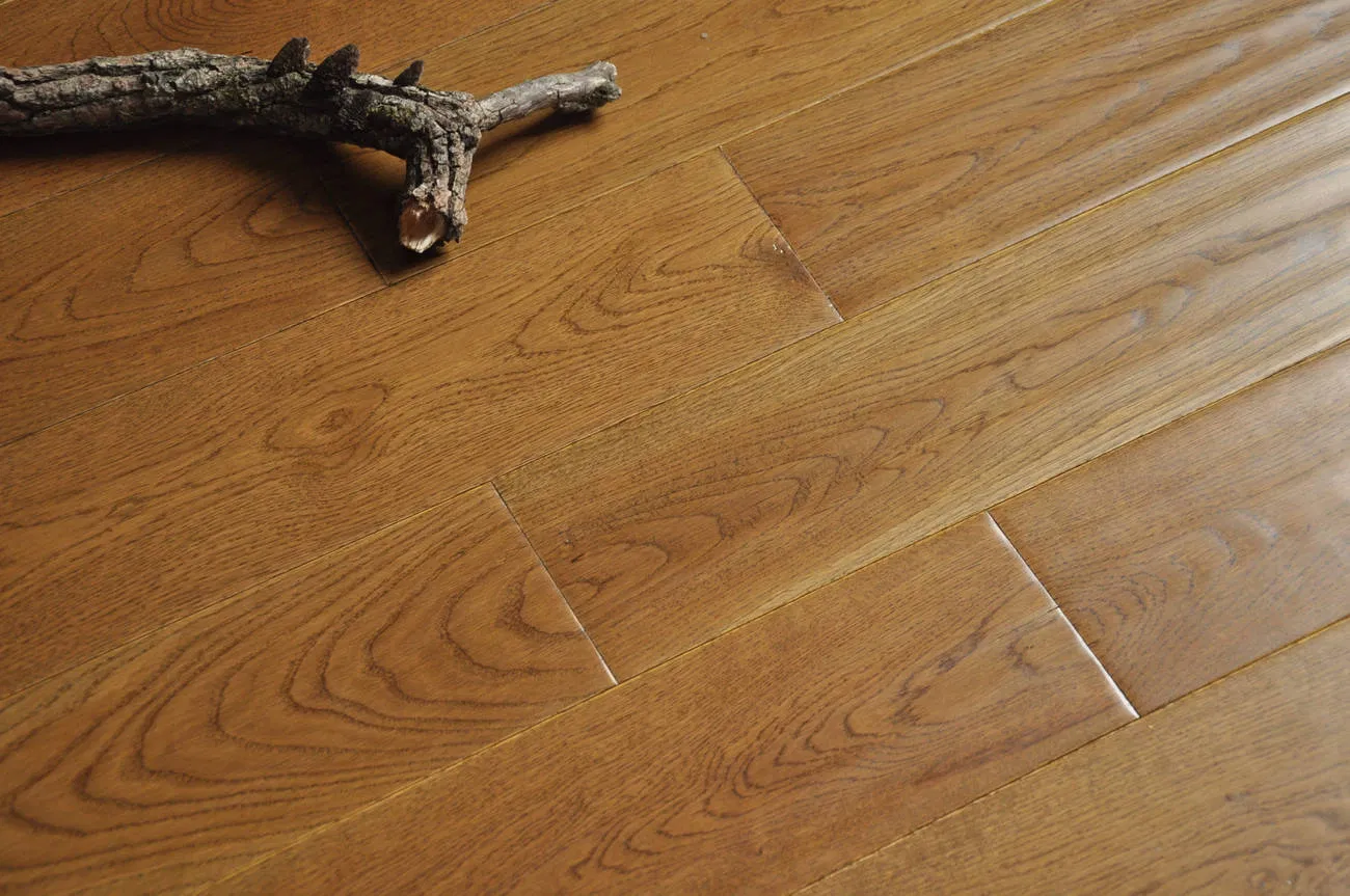 Handscraped Amber Color Oak Flooring Solid Wood Flooring Oak Hardwood Flooring